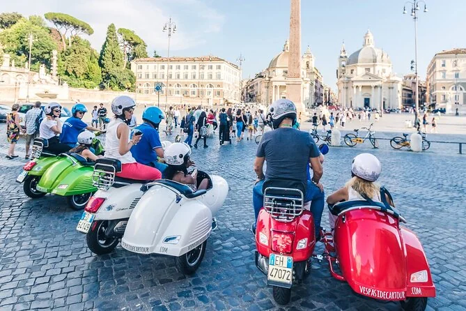 Vespa-Beiwagen-Tour durch Rom mit Eis